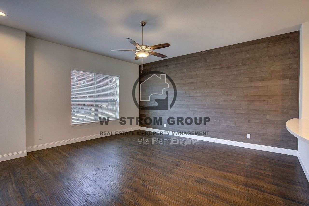 2445 Gramercy Park Dr - Photo 7 of 40