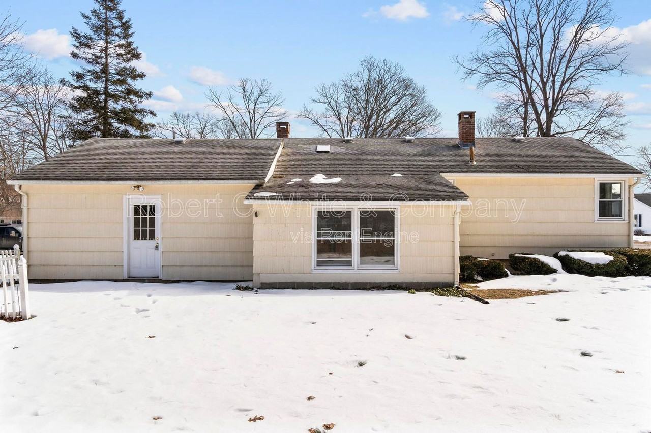 19 Casper Ct - Photo 2 of 27