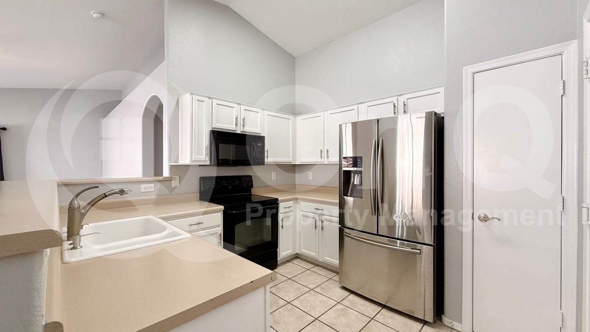 965 S Wildrose - Photo 3 of 21