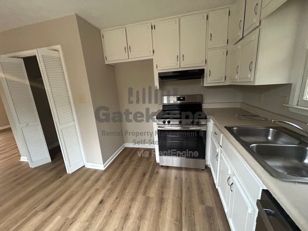 90 Meadowbrook Ct #E - Photo 4 of 7