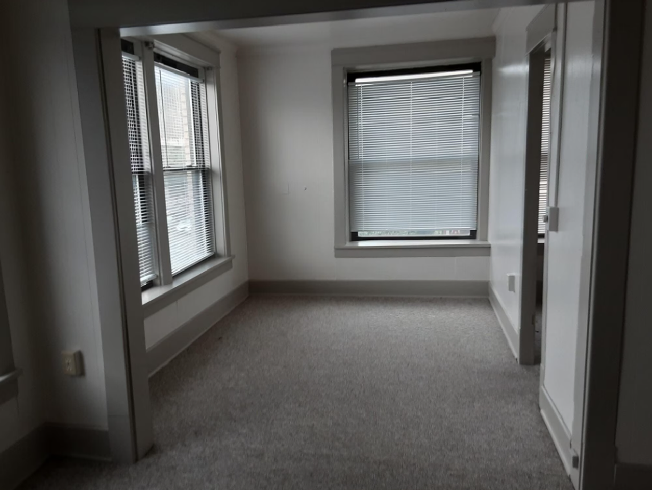 847 1/2 Massachusetts - Photo 3 of 10