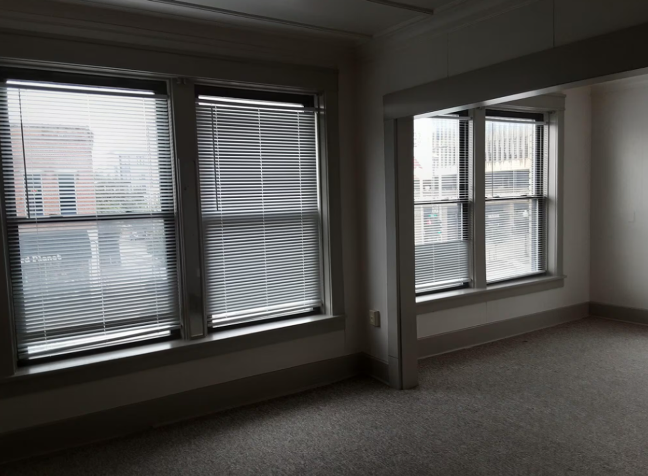 847 1/2 Massachusetts - Photo 4 of 10