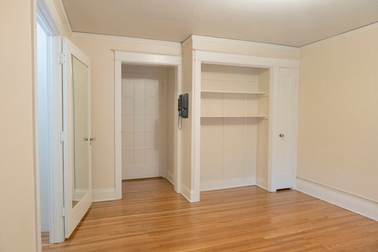 2170 NE Hancock St - Photo 4 of 21