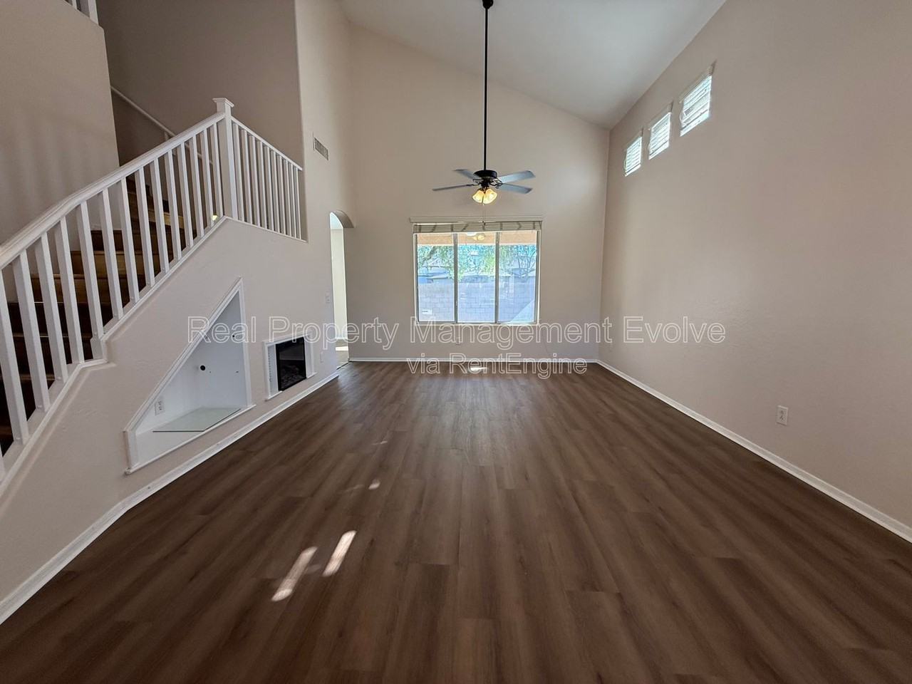 1677 S Peppertree Dr - Photo 5 of 44