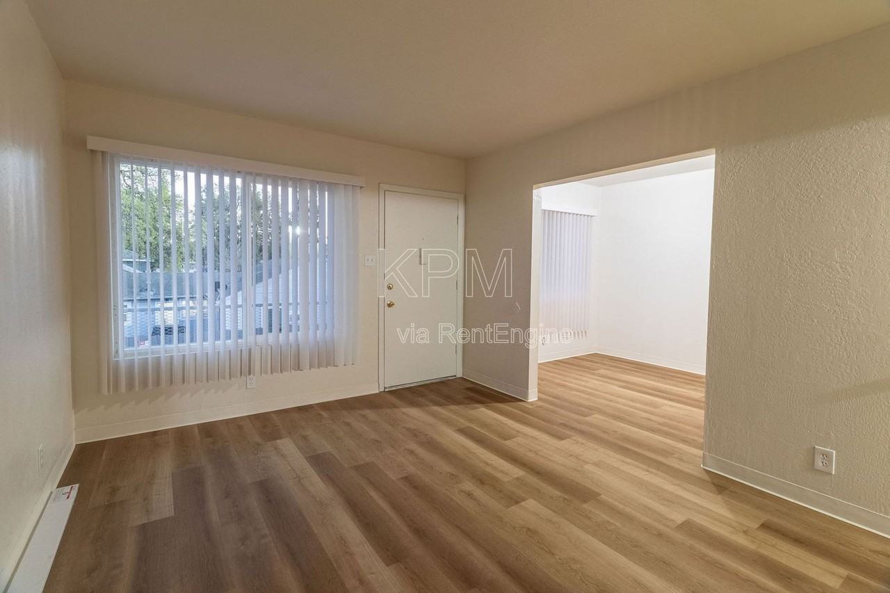 3814 N California St #6 - Photo 3 of 10