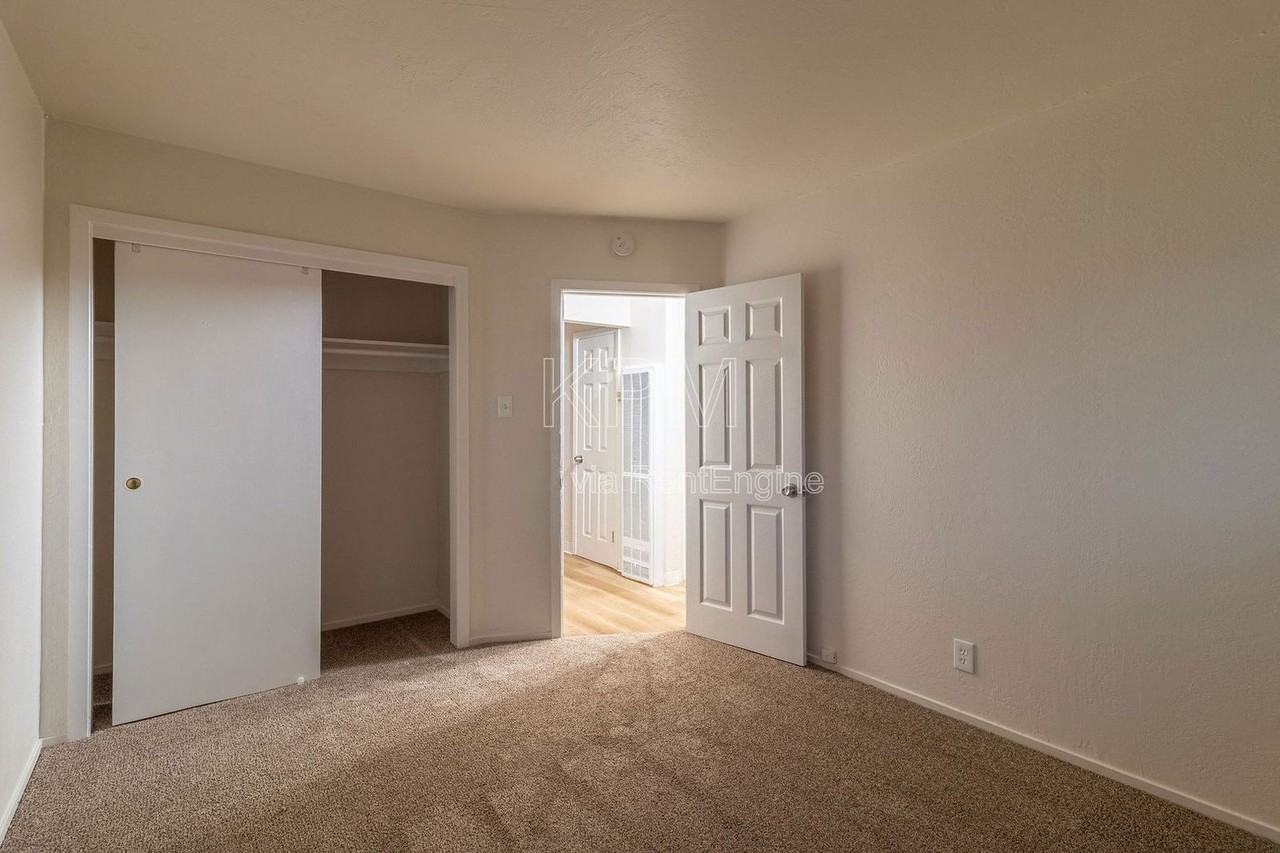 3814 N California St #6 - Photo 7 of 10