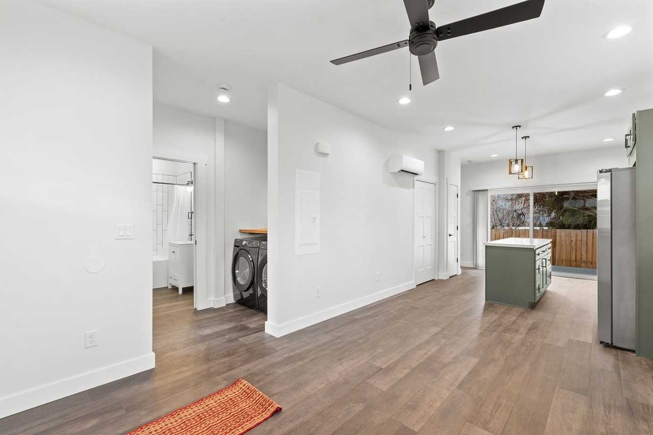 458 N James Ave - Photo 3 of 24