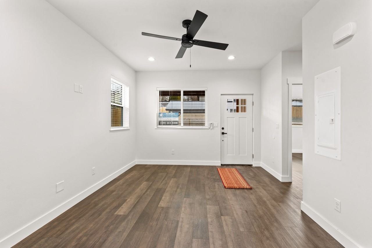 458 N James Ave - Photo 5 of 24