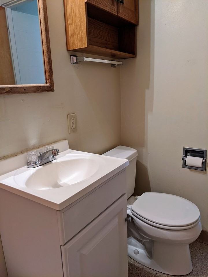 Campus Apartments - Photo 6 of 13