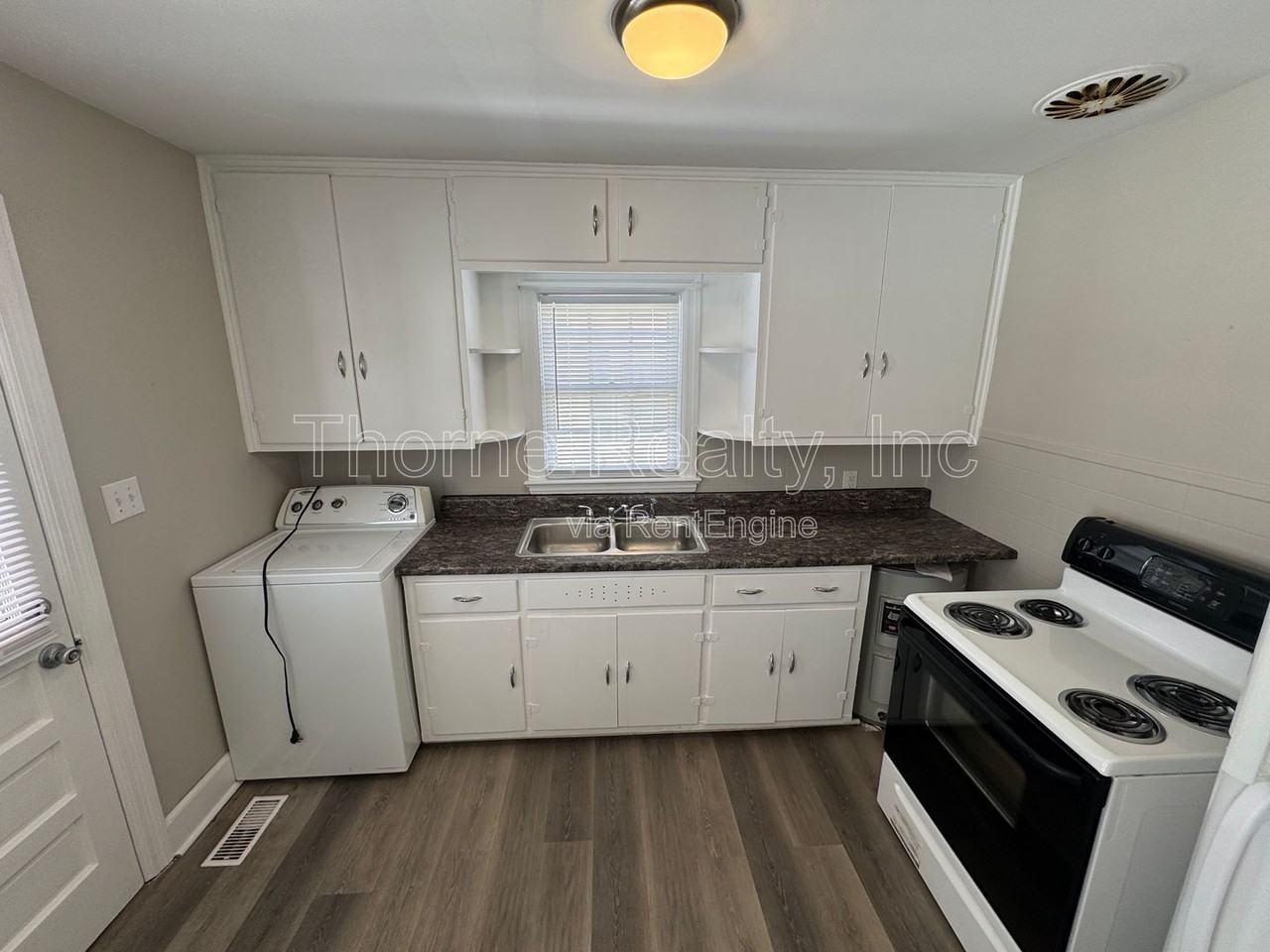 913 Paul St - Photo 5 of 20