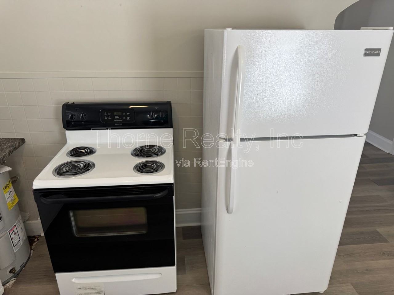 913 Paul St - Photo 6 of 20