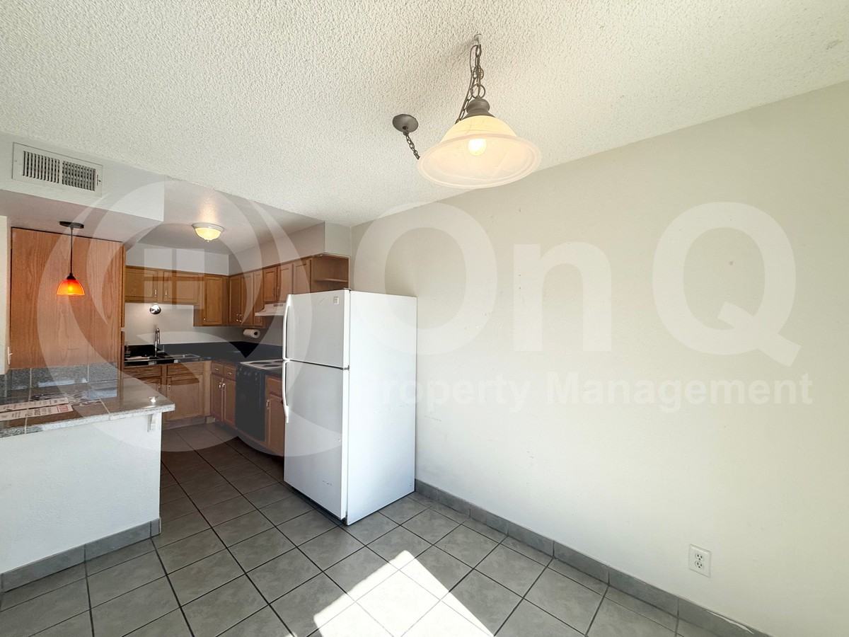 2233 W Farmdale Ave #15 - Photo 6 of 17