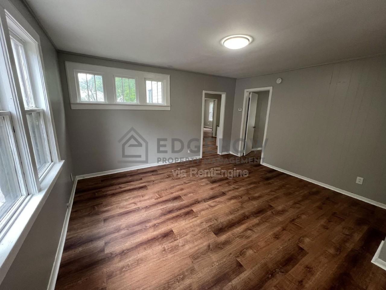 298 Mclaughlin Ave #B - Photo 2 of 6