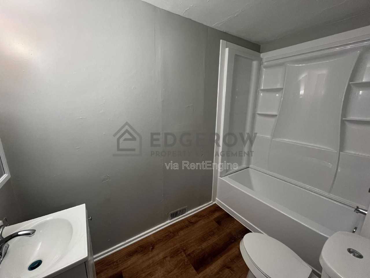 298 Mclaughlin Ave #B - Photo 6 of 6