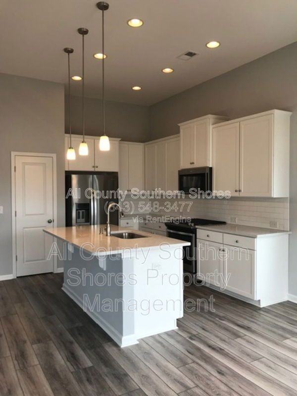 877 Devon Estate Ave - Photo 2 of 25