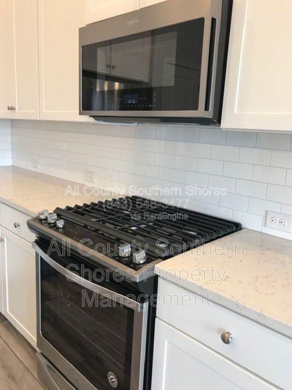 877 Devon Estate Ave - Photo 3 of 25