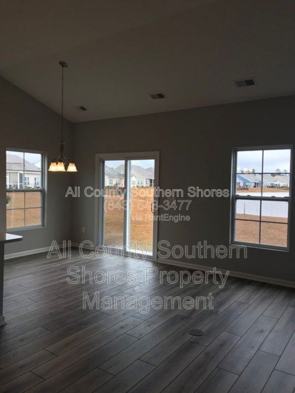 877 Devon Estate Ave - Photo 4 of 25