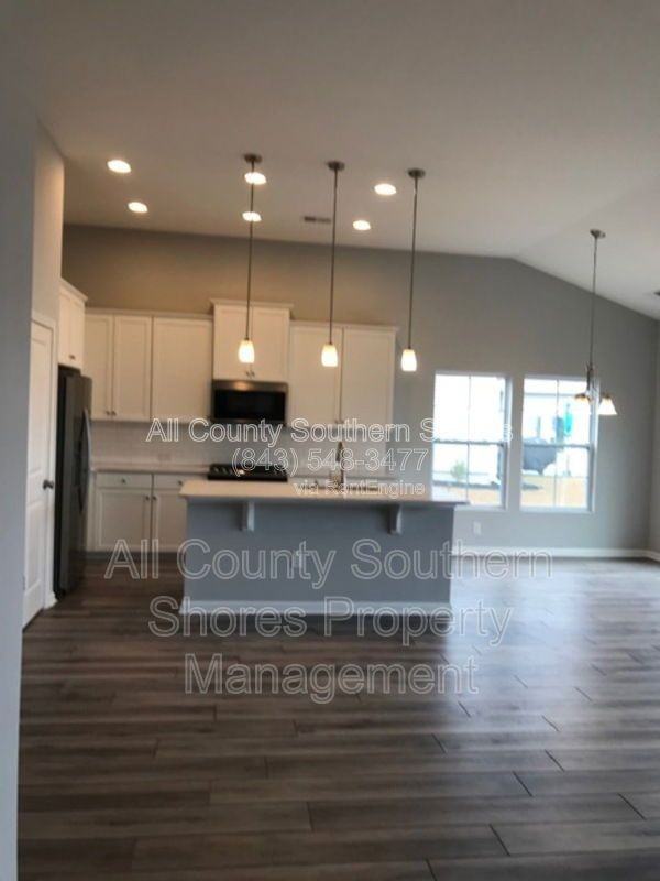 877 Devon Estate Ave - Photo 5 of 25