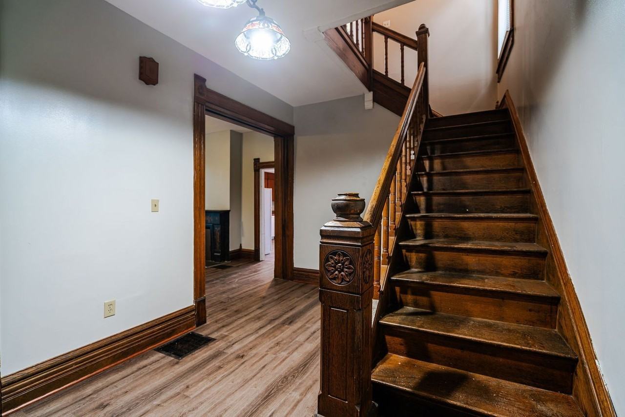 1250 Indianola Ave - Photo 2 of 22