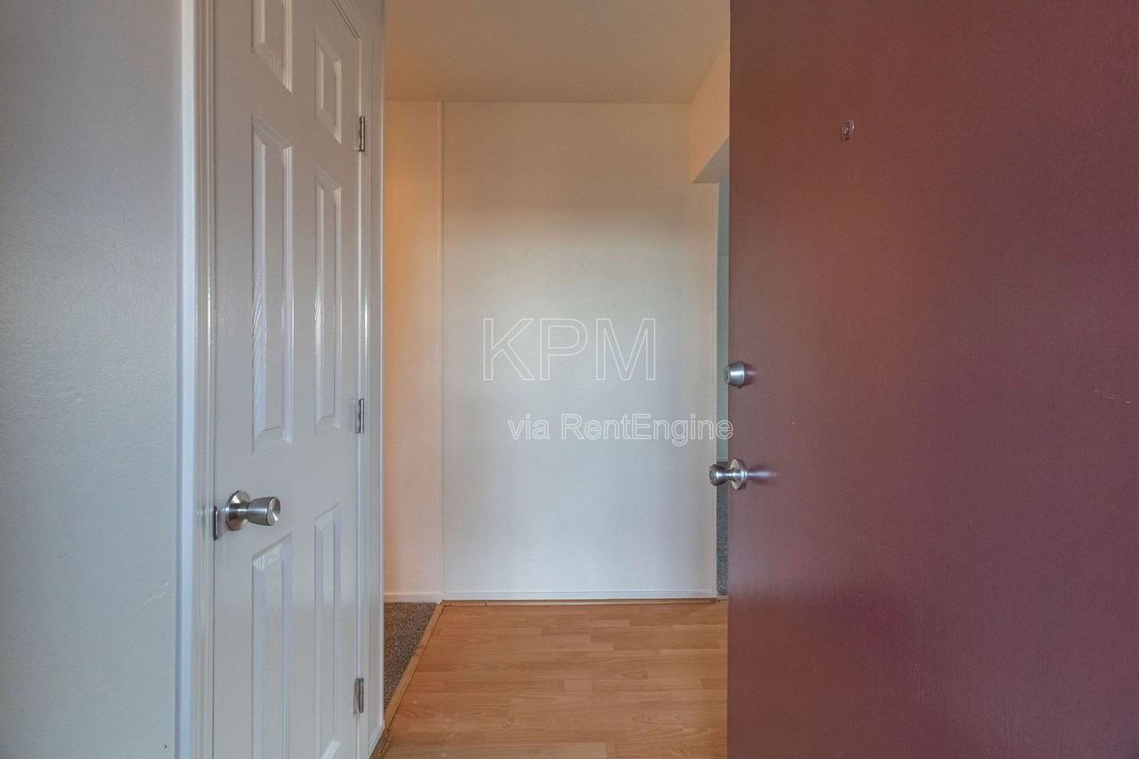 713 San Francis Ave - Photo 3 of 27