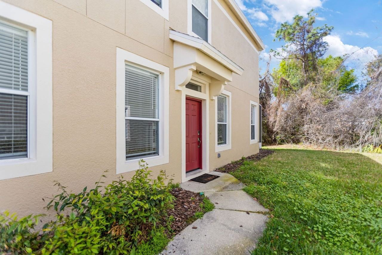 2718 Conch Hollow Dr - Photo 2 of 26