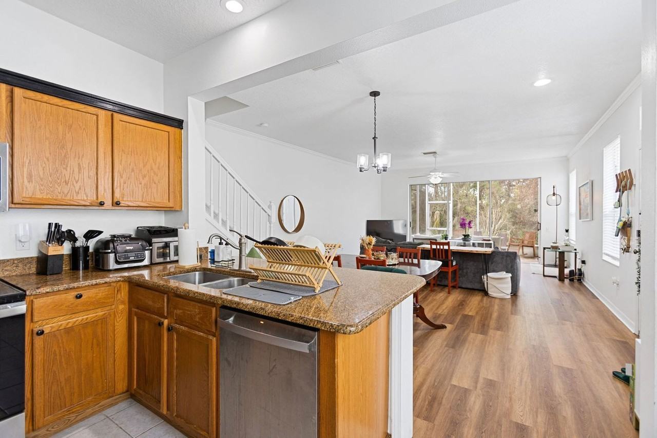 2718 Conch Hollow Dr - Photo 5 of 26