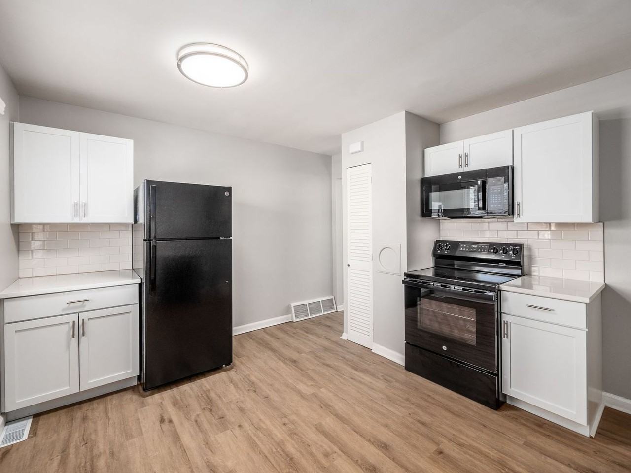 554 Riverview Dr #C - Photo 3 of 23