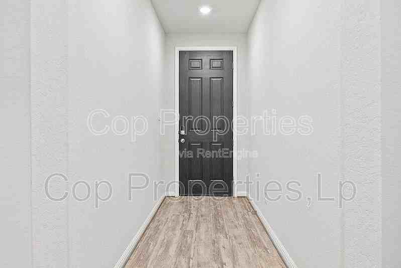 11627 Troubadour Trl - Photo 4 of 34