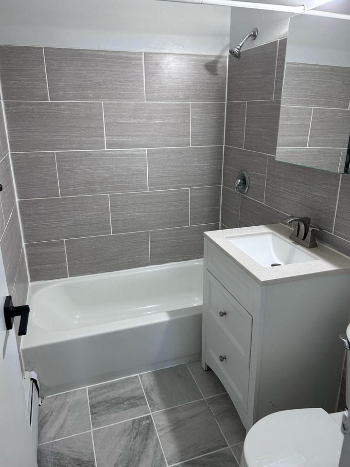 Kingsley Apartments - Photo 2 of 8