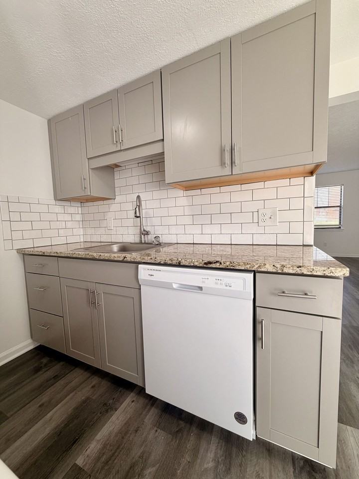 308 Gillespie Rd #B1 - Photo 4 of 8