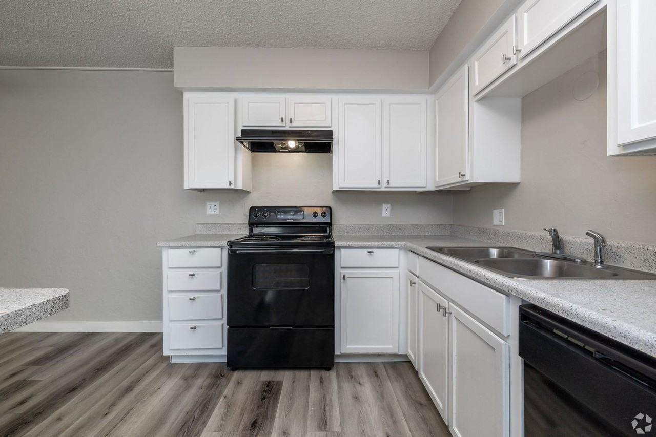 2350 E Water St #B109 - Photo 2 of 8