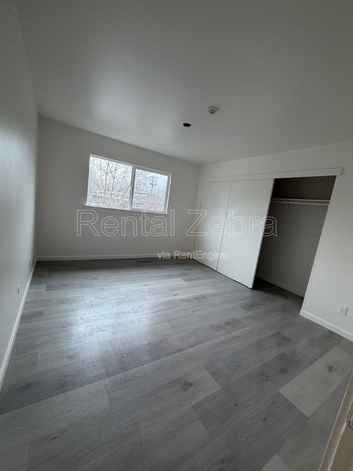 1440 Southwest Blvd #17 - Photo 6 of 8