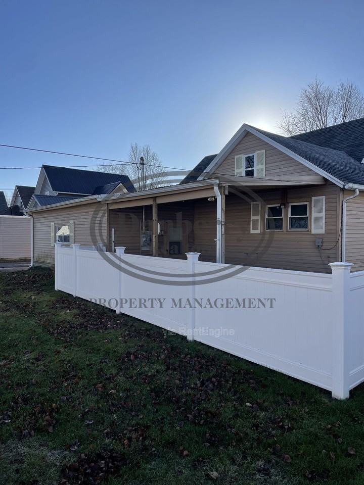 606 South St - Photo 4 of 27