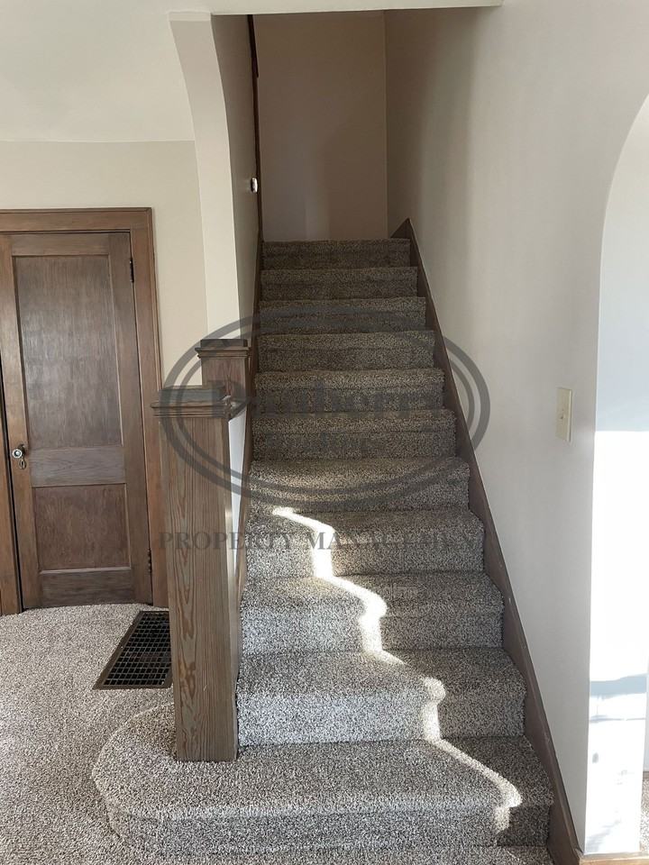 606 South St - Photo 5 of 27