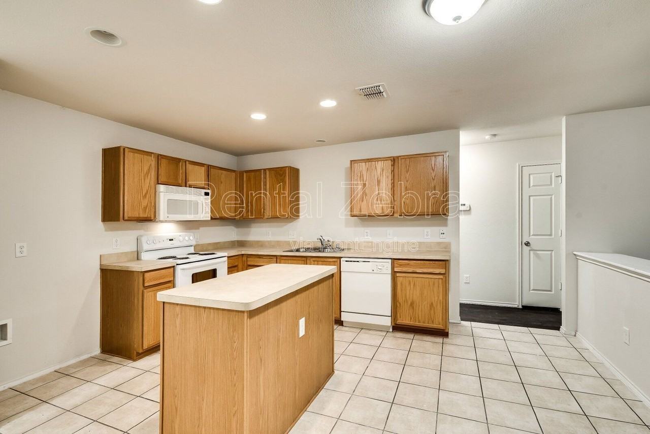 149 Boca Raton Way - Photo 5 of 21