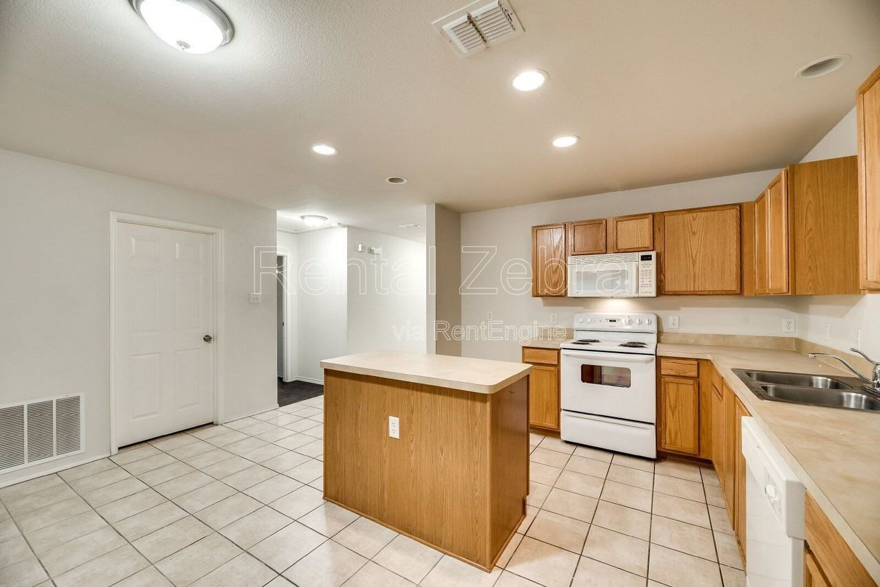 149 Boca Raton Way - Photo 7 of 21