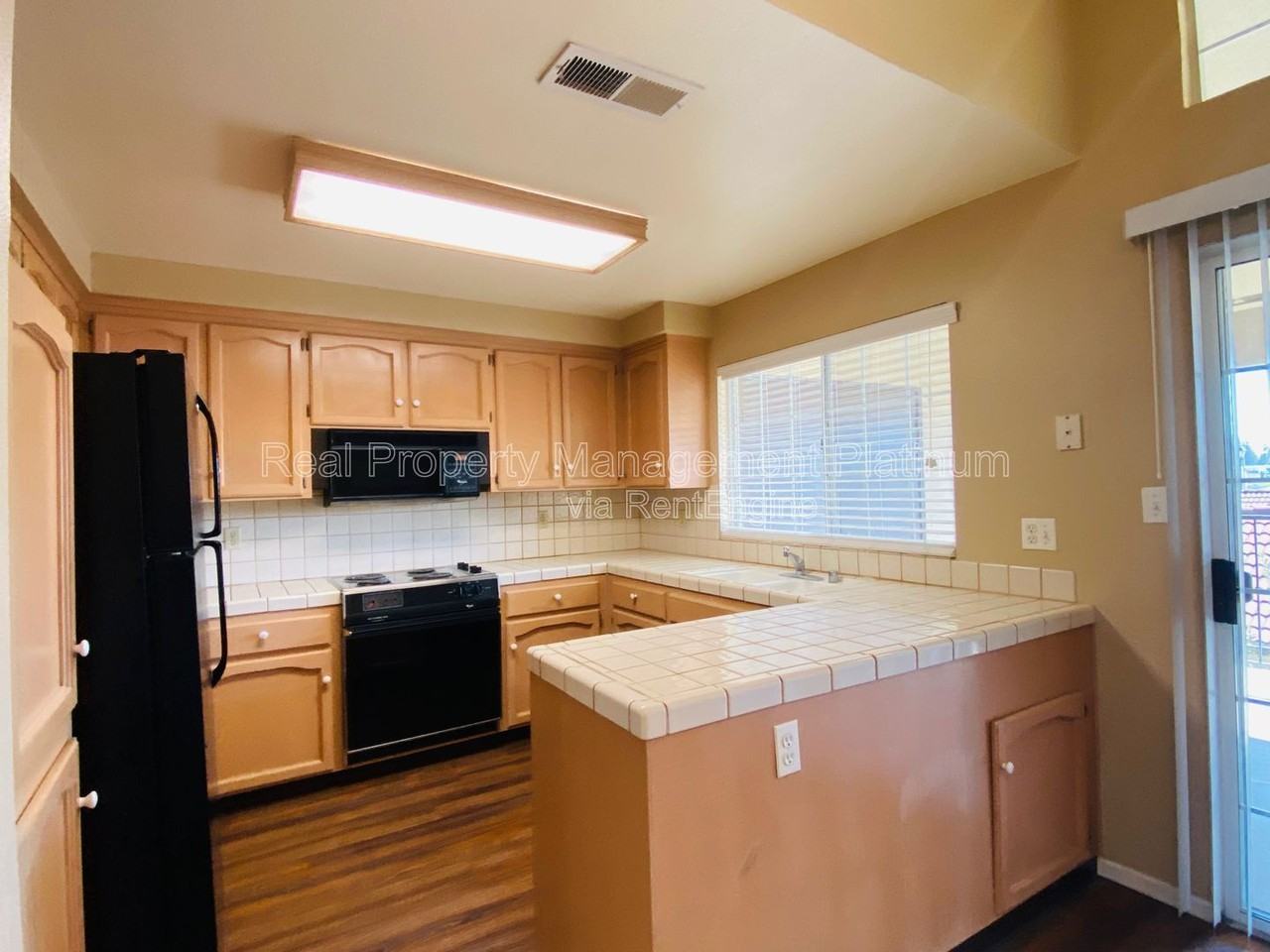 8153 N Cedar Ave #212 - Photo 3 of 31