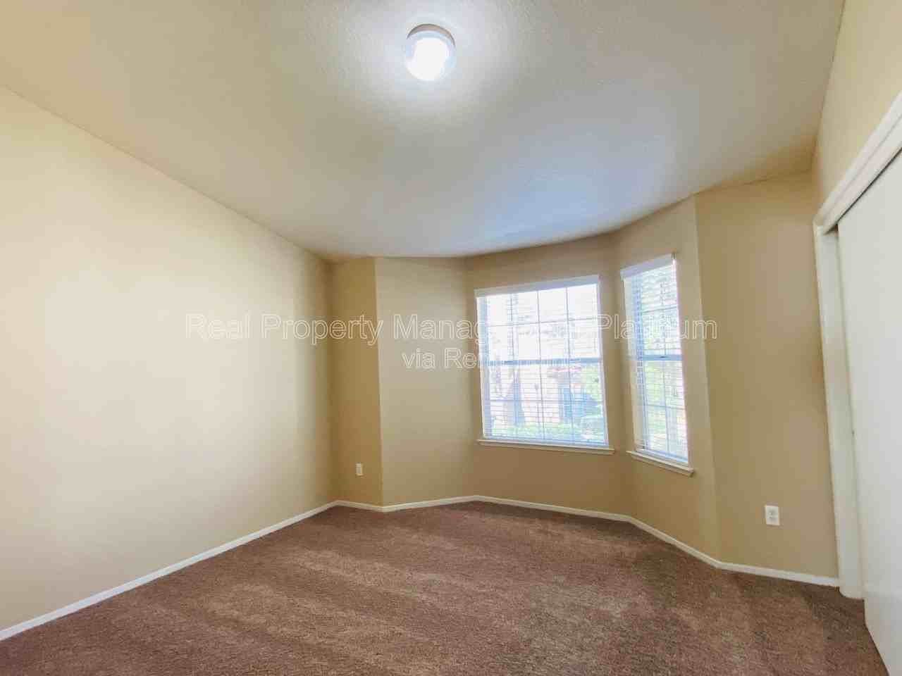 8153 N Cedar Ave #212 - Photo 7 of 31