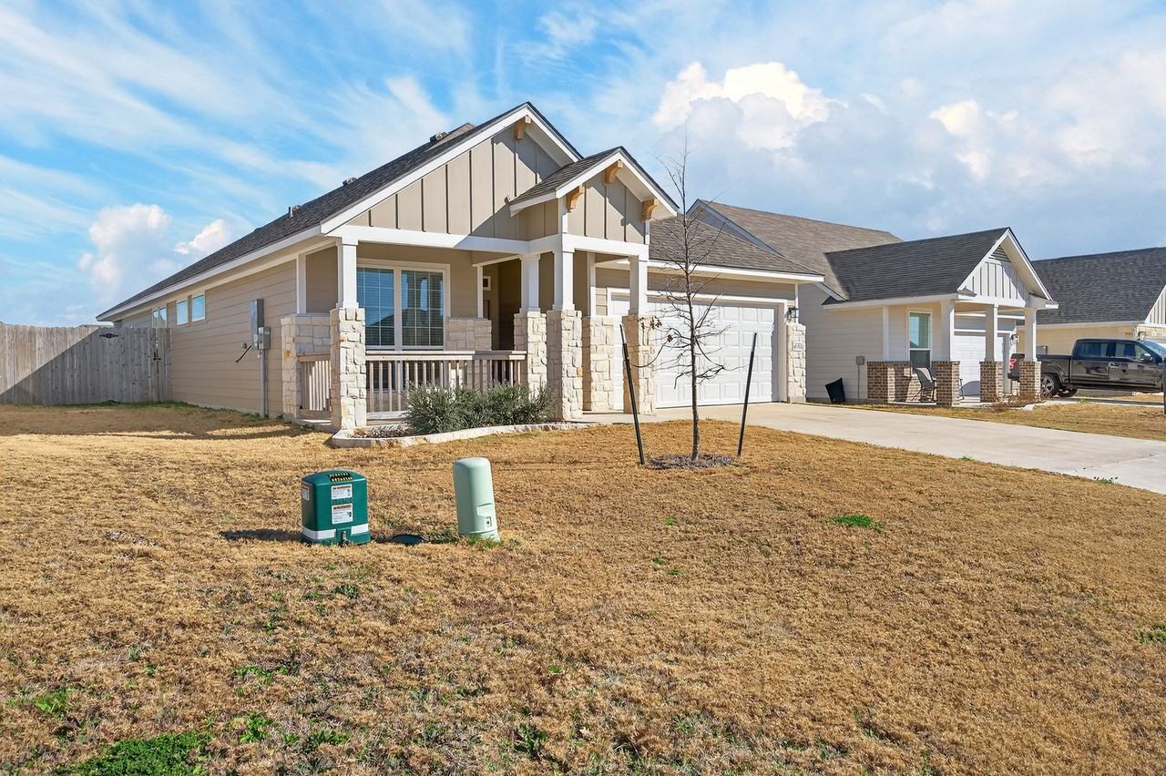 4911 Bellfalls Ct - Photo 2 of 30