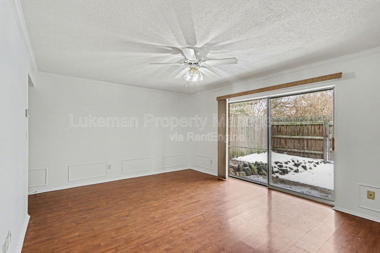 728 Garland Cir #F - Photo 4 of 17