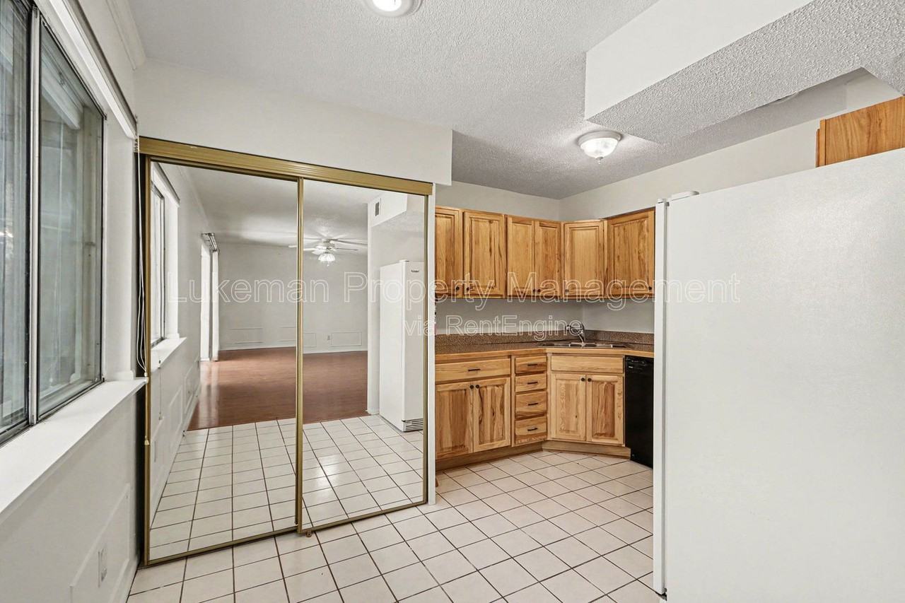 728 Garland Cir #F - Photo 7 of 17