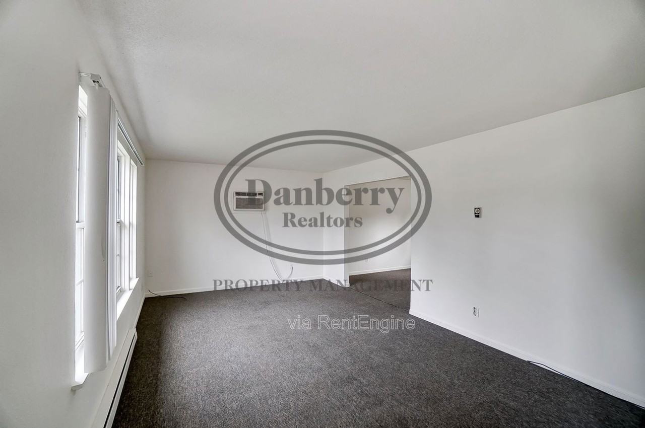 1006 Ranch Dr #1 - Photo 4 of 23