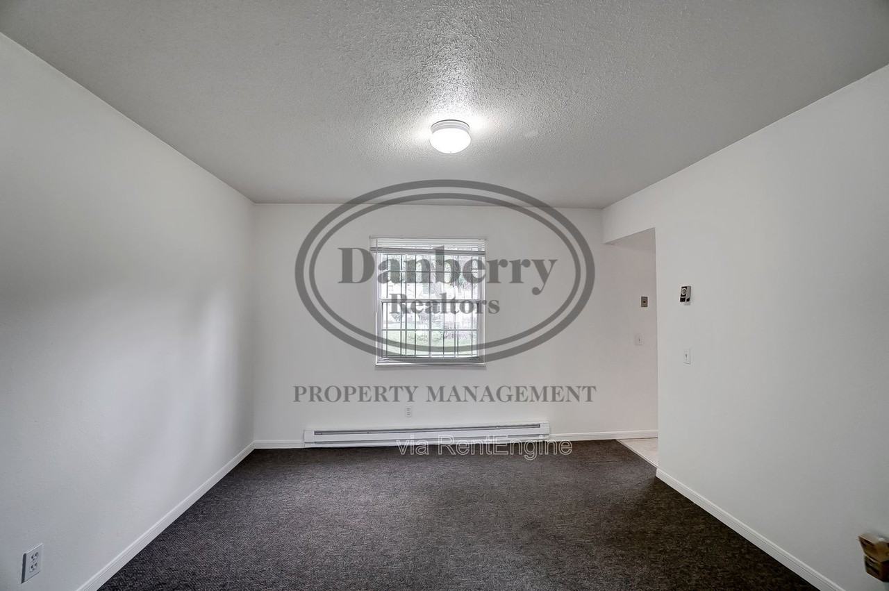 1006 Ranch Dr #1 - Photo 7 of 23