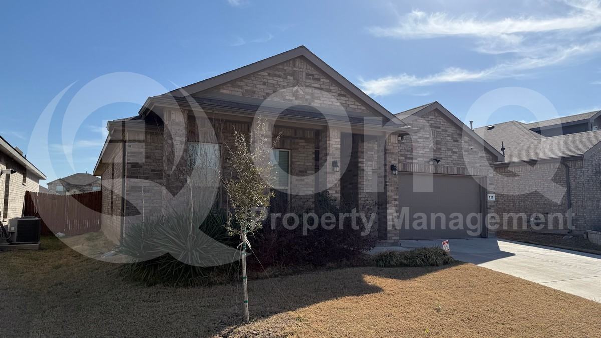 225 Drumcliffe Dr - Photo 2 of 6