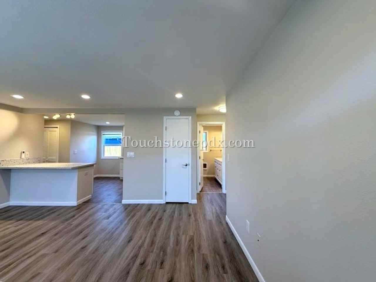 5116 Se Mitchell St - Photo 5 of 29