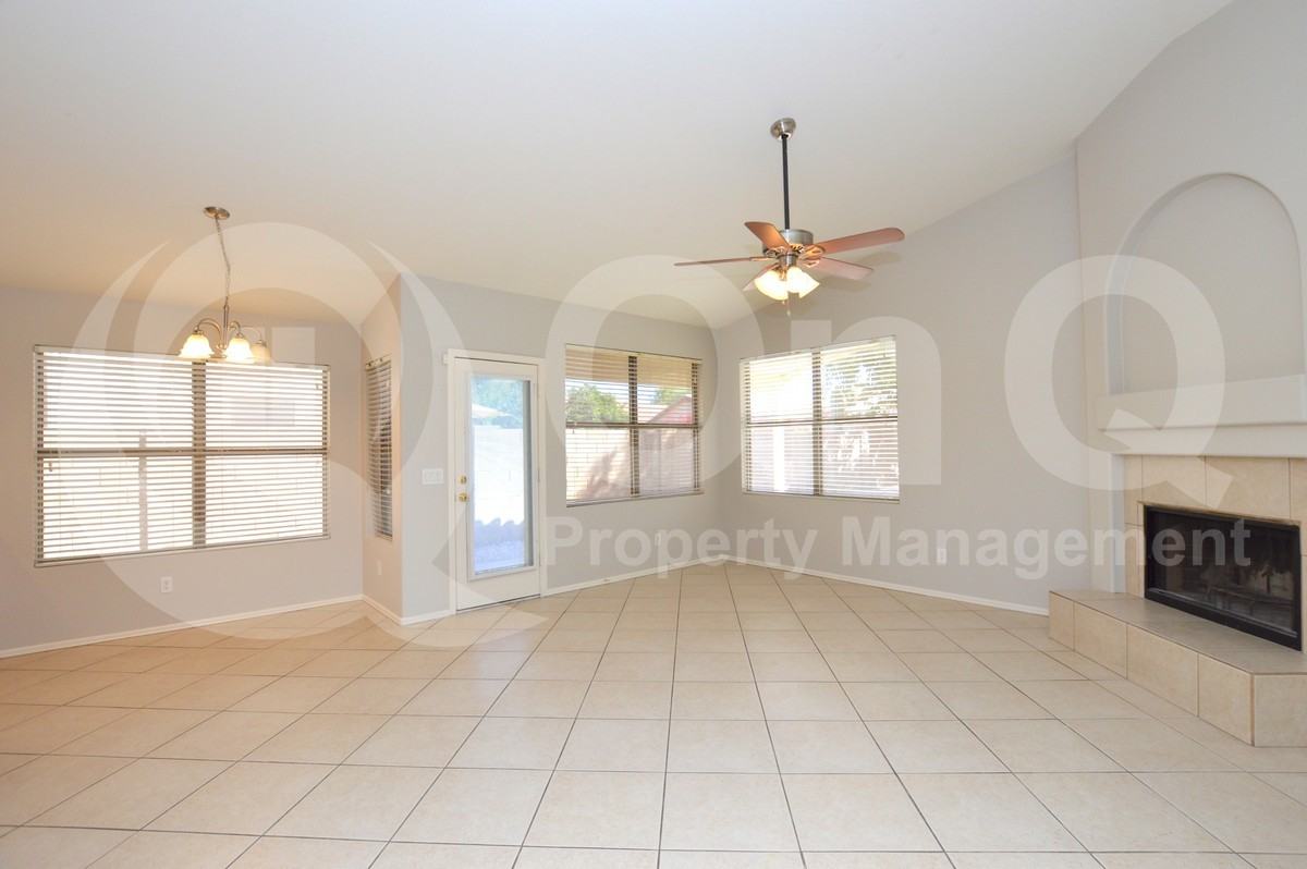 513 E Cathy Dr - Photo 7 of 24