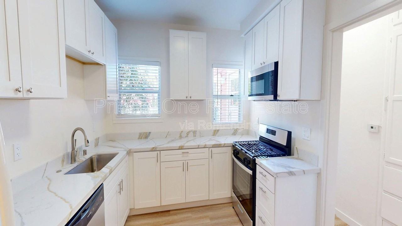 2709 C St - Photo 3 of 17