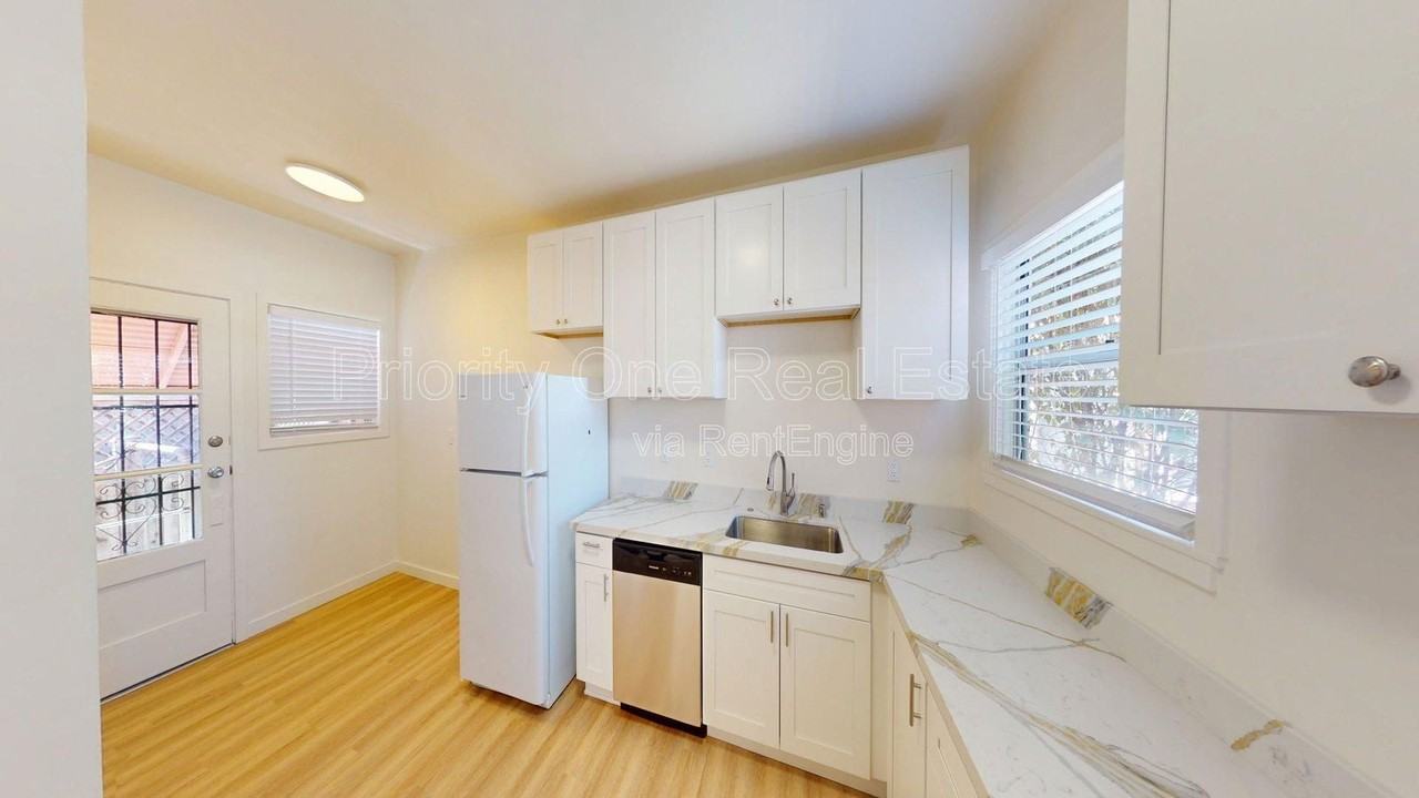 2709 C St - Photo 6 of 17