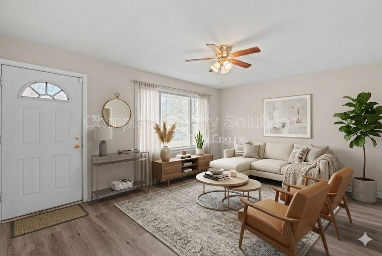 9750 Lorna Ln - Photo 2 of 28