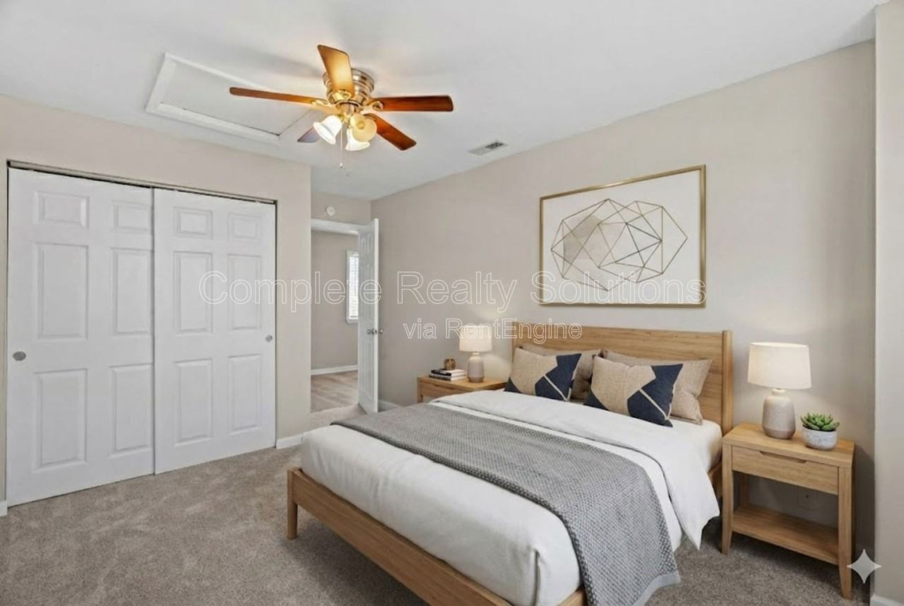 9750 Lorna Ln - Photo 5 of 28